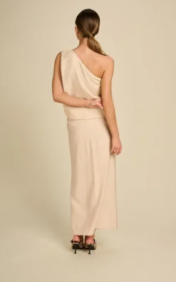 March 23 - Beige Rok