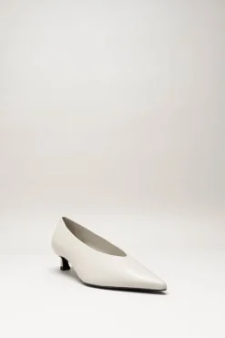 Nathalie Vleeschouwer - Gebroken wit Pump