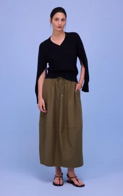 Nathalie Vleeschouwer - Kaki Rok