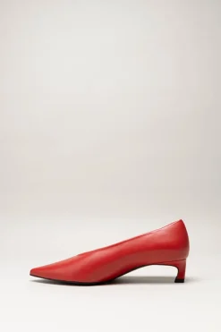 Nathalie Vleeschouwer - Rood Pump