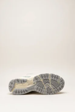 New Balance - Ecru Sneaker
