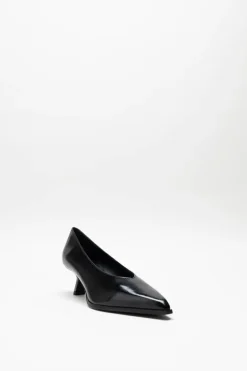 Poeve - Zwart Pump