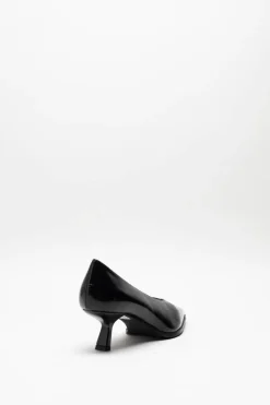 Poeve - Zwart Pump