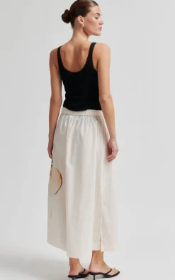 Second Female - Creme Rok