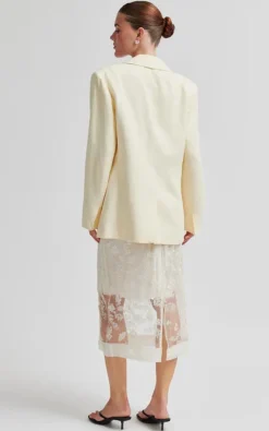 Second Female - Geel Blazer