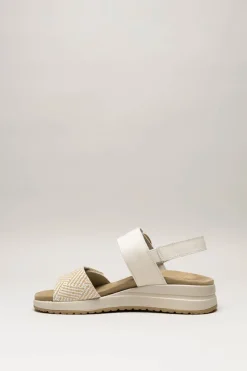 Treintas - Lichtbeige Sandaal sleehak